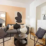 Unique Stylish Apartment - L3