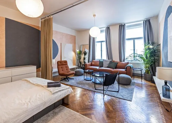 Unique Stylish Apartment - L3