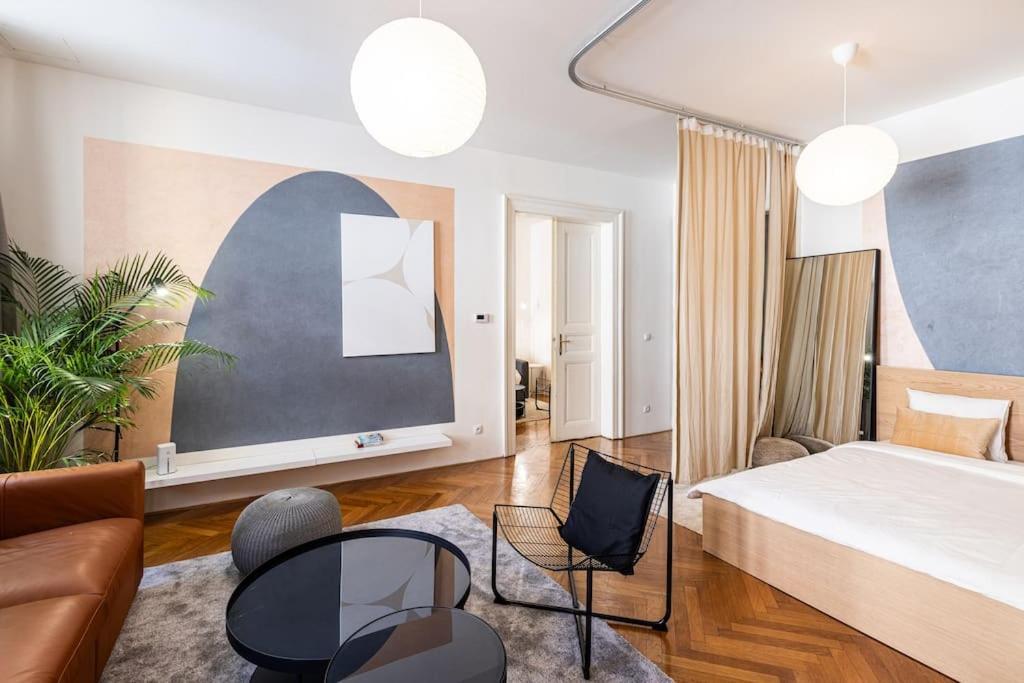Unique Stylish - L3 Apartment *